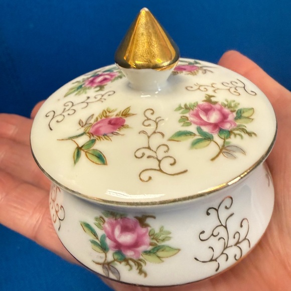 Vintage Irice Japan Rose (Hand Painted) Porcelain Trinket Box with Gold Lid - Picture 8 of 11